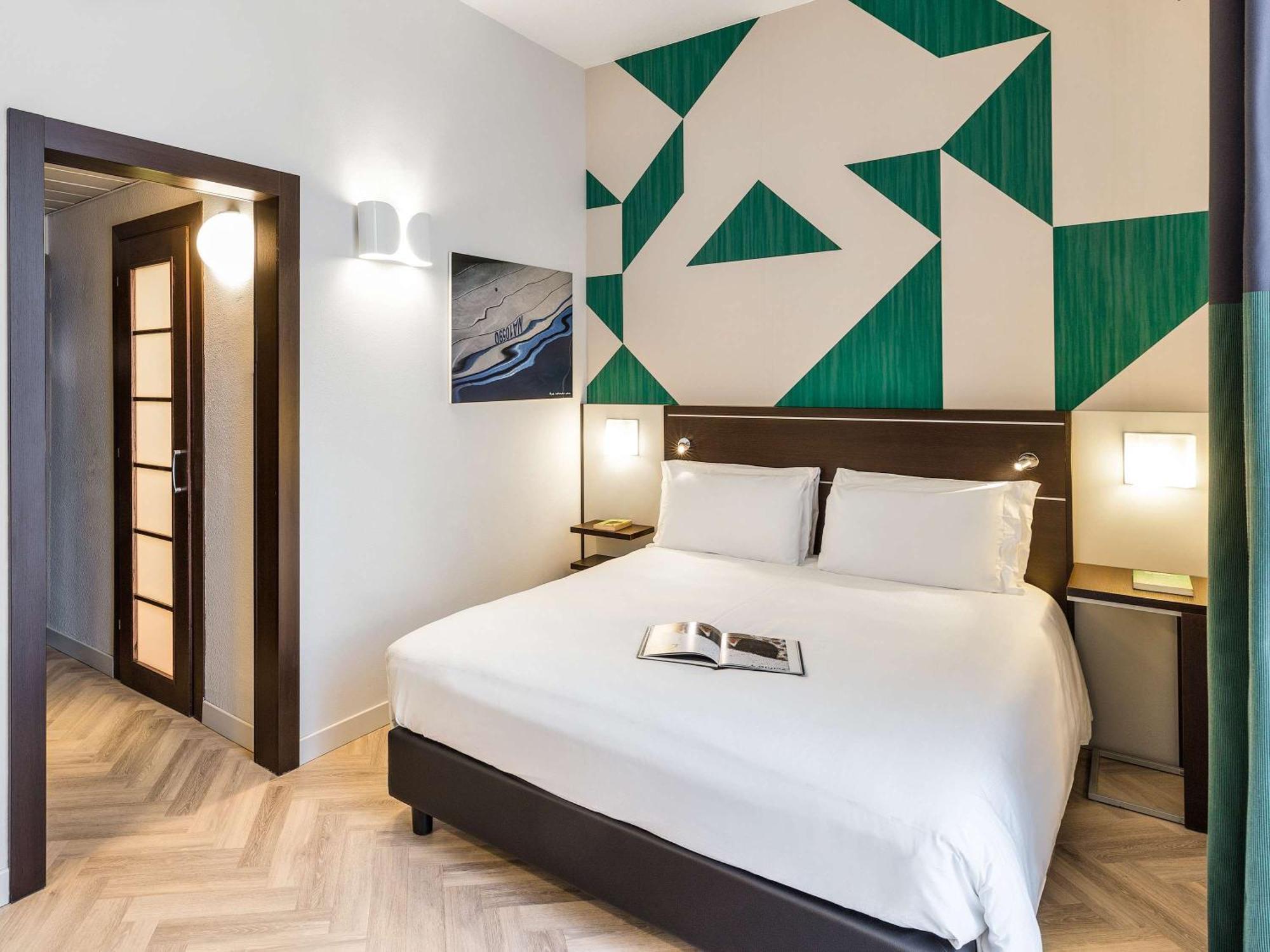 Mercure Napoli Centro Angioino Exterior photo