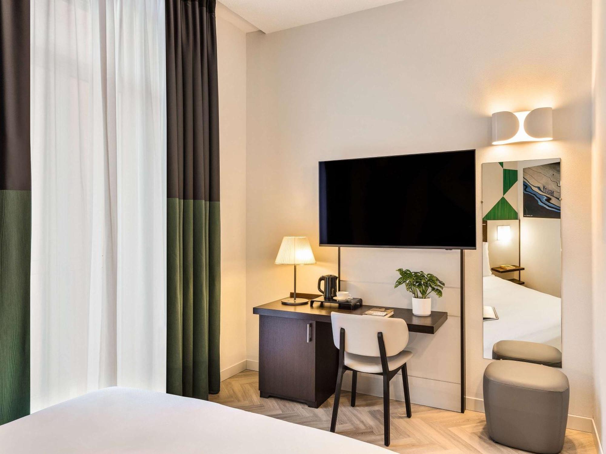 Mercure Napoli Centro Angioino Exterior photo
