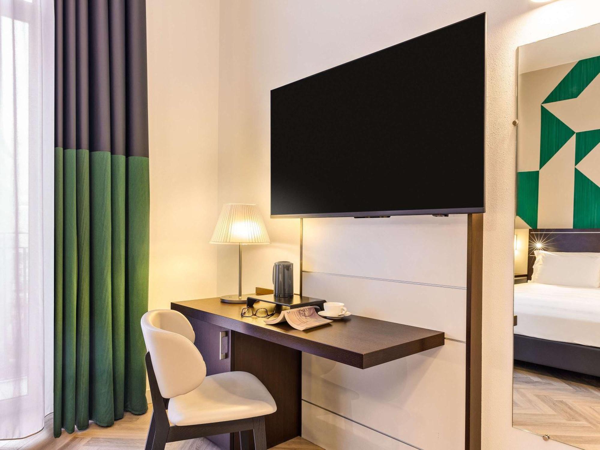 Mercure Napoli Centro Angioino Exterior photo
