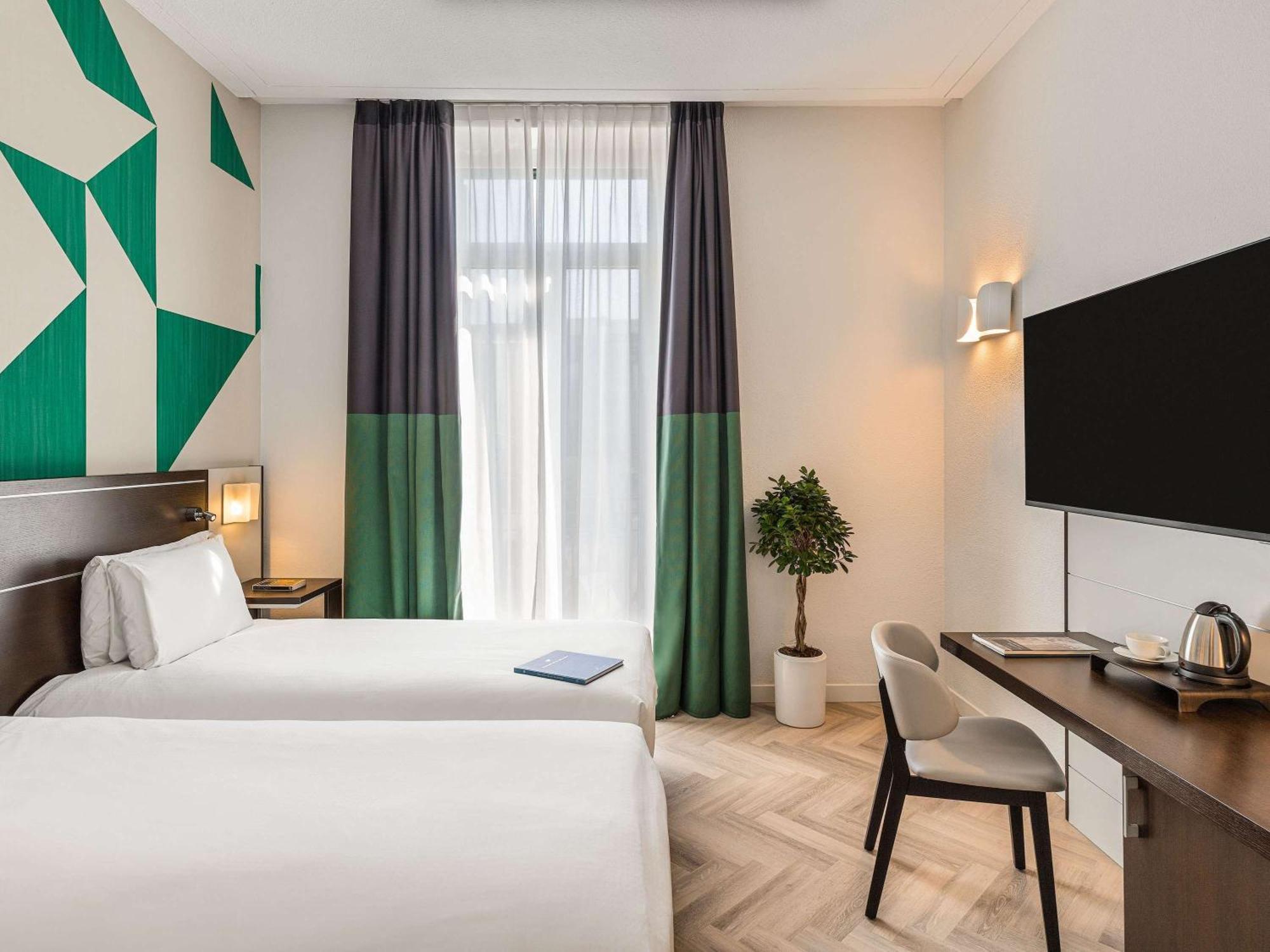 Mercure Napoli Centro Angioino Exterior photo