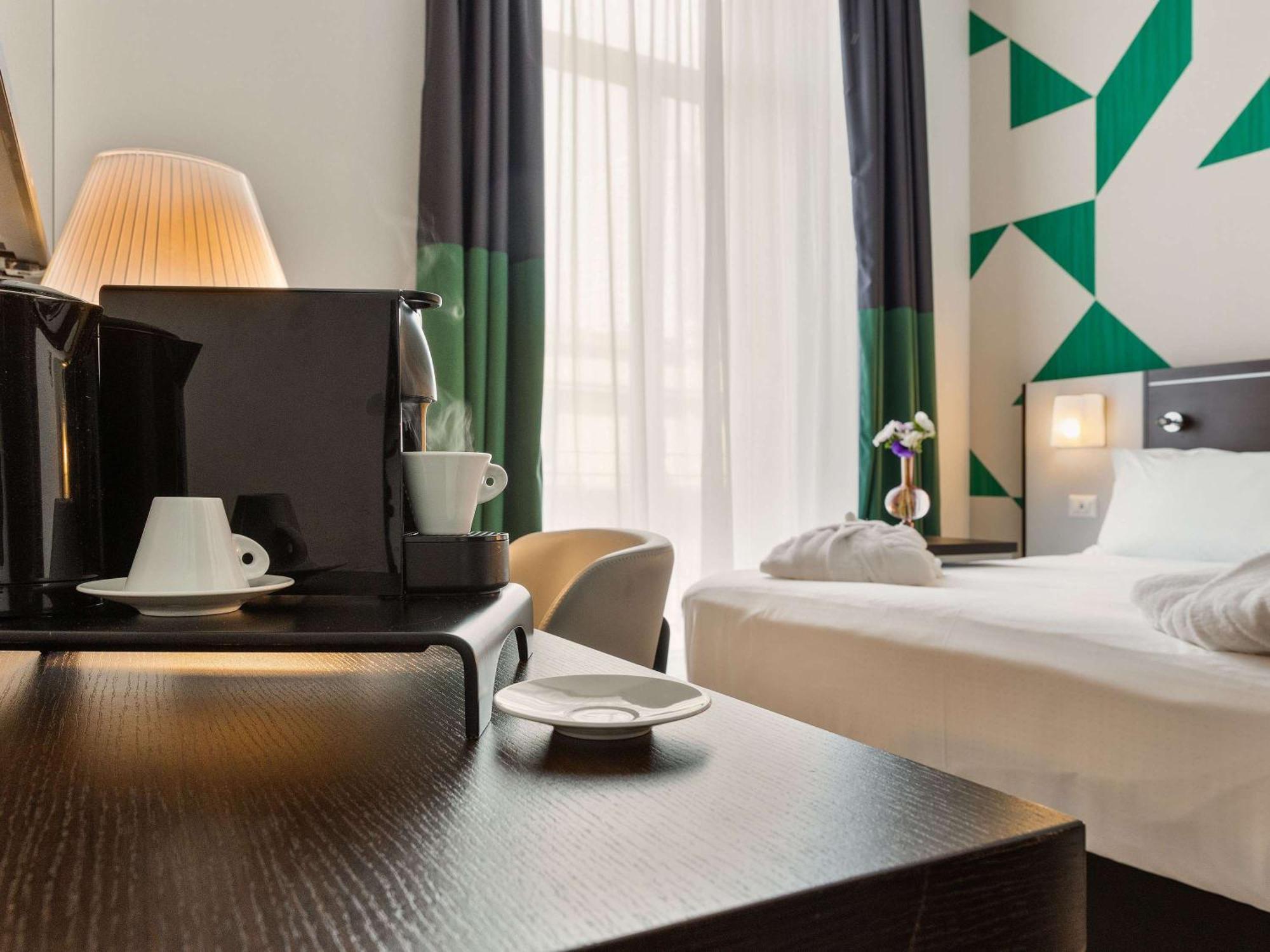 Mercure Napoli Centro Angioino Exterior photo