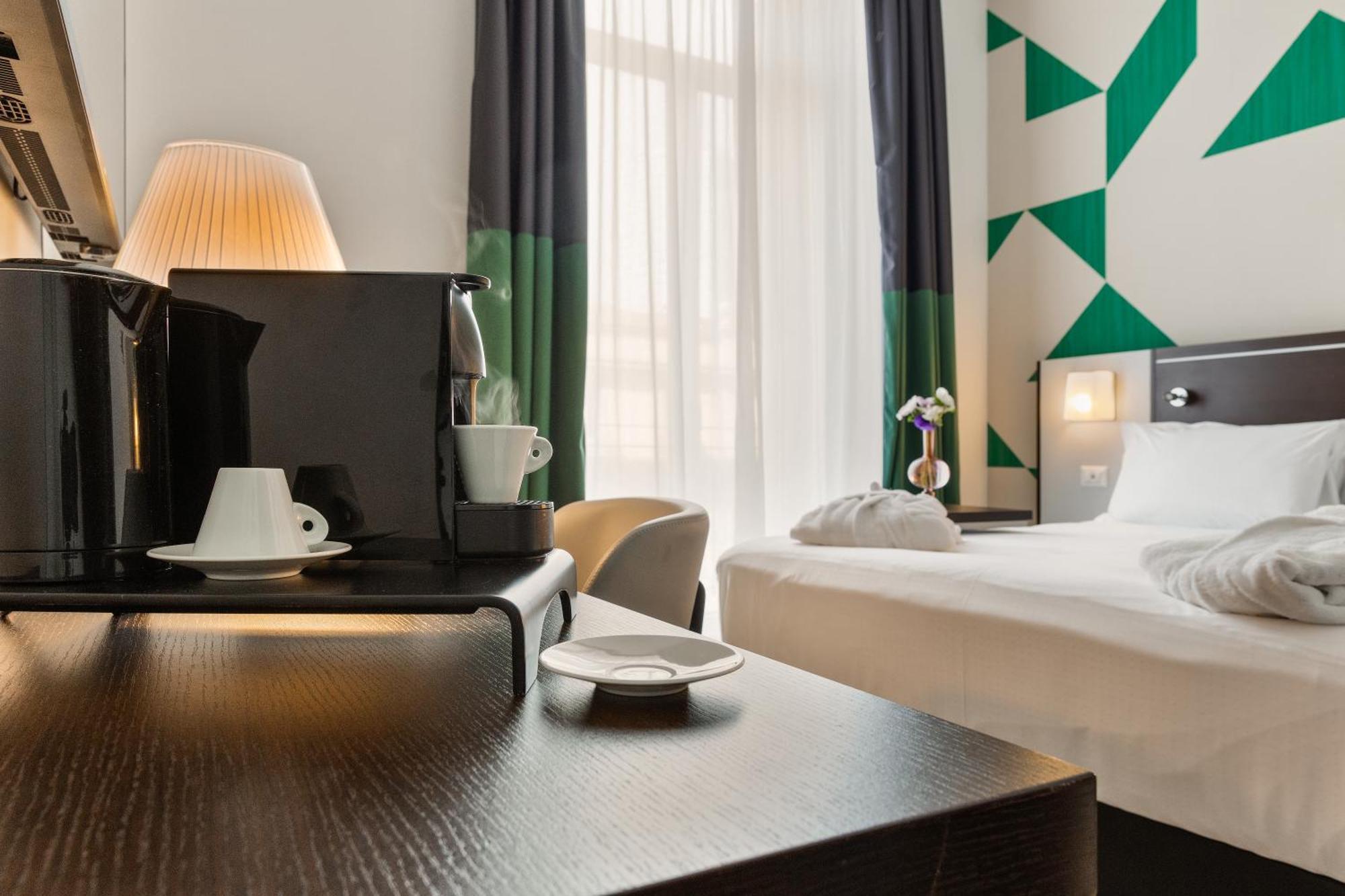 Mercure Napoli Centro Angioino Exterior photo