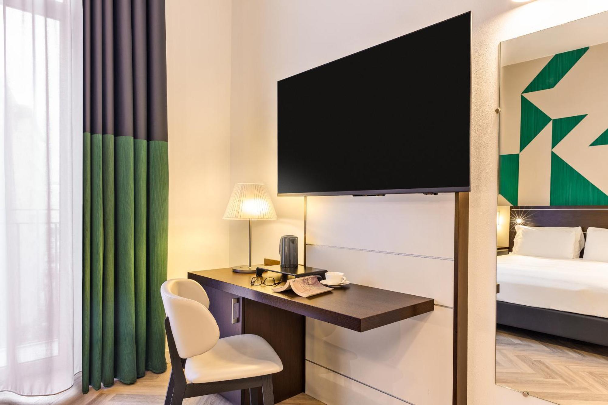 Mercure Napoli Centro Angioino Exterior photo