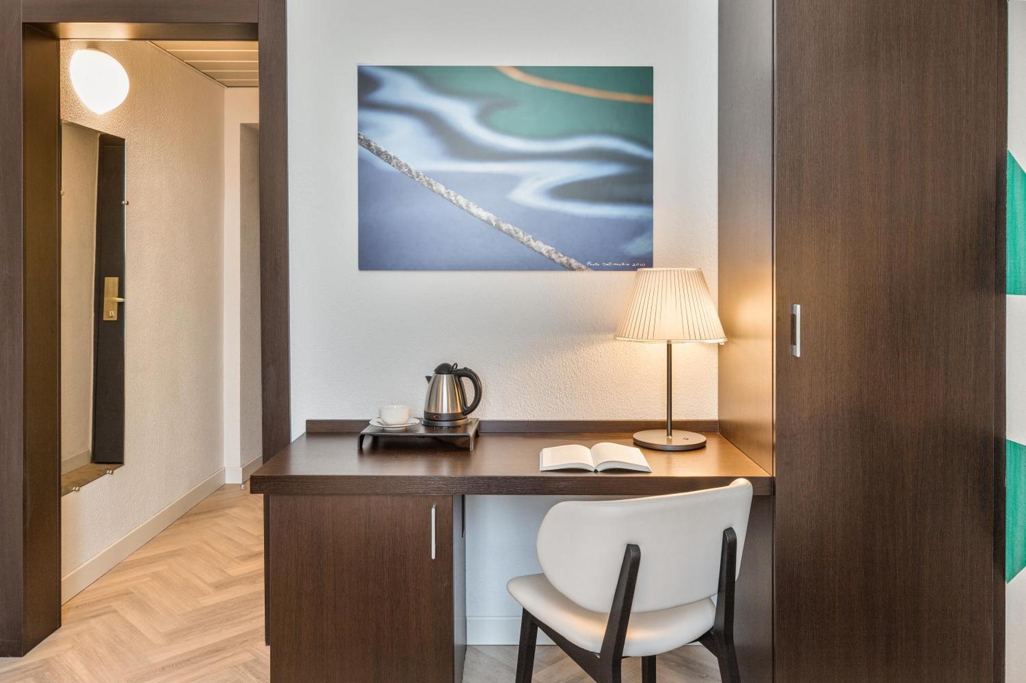 Mercure Napoli Centro Angioino Exterior photo
